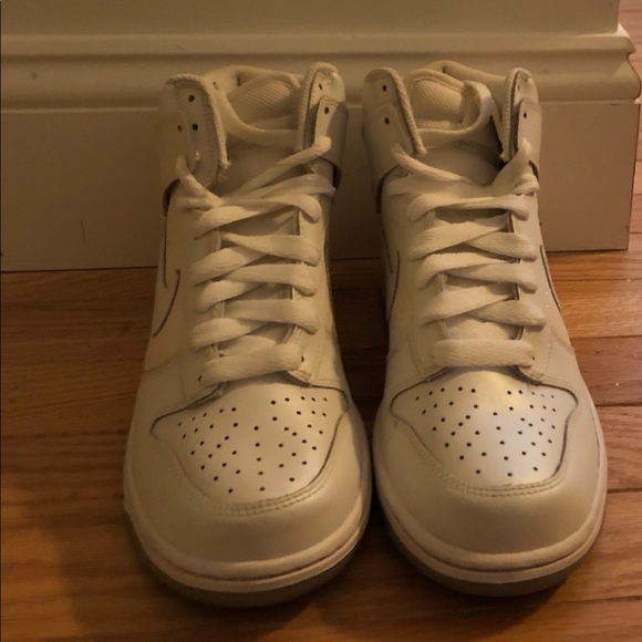 Nike SB Dunks - Picture 2 of 4